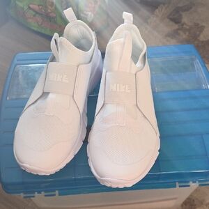 New Nike Flex Runner 2 Kids White Slip-On Shoes Size 4 Y